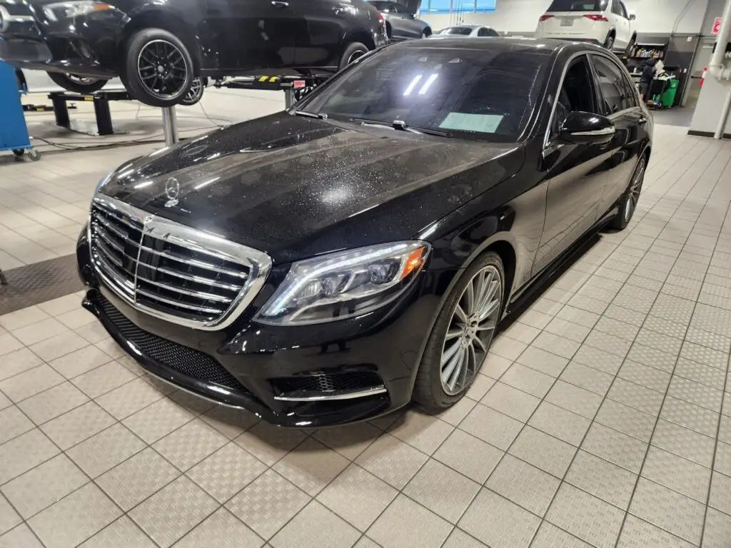 Assessing the market impact of repair history on a black 2017 Mercedes-Benz S550 for a diminished value appraisal in Deerfield Beach.