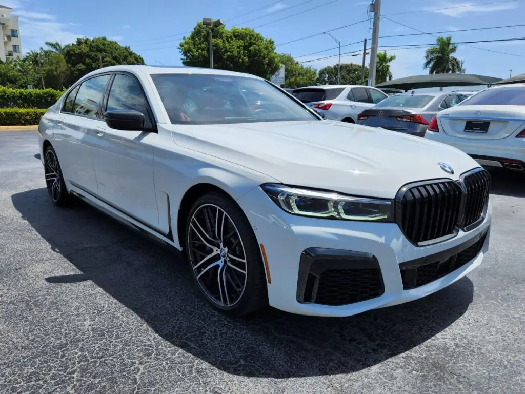 Front-view market valuation of a white 2021 BMW 7 Series to support a certified diminished value appraisal Jacksonville.