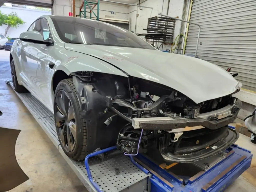 Evaluating the inherent loss in value to this Tesla Model S for an accurate diminished value appraisal in Fort Lauderdale, Florida.