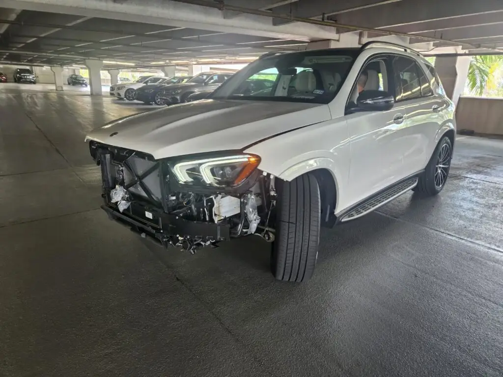 Detailed evaluation of loss in market value on this Mercedes Benz GLE450 due to collision repairs during a professional diminished value appraisal in Fort Lauderdale.