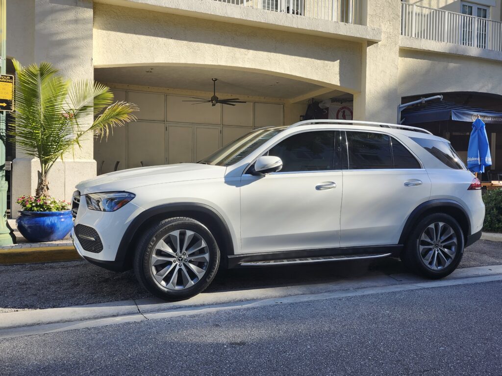 Mercedes Benz SUV inspected by an independent auto appraiser for diminished value assessment in Palm Beach Gardens FL